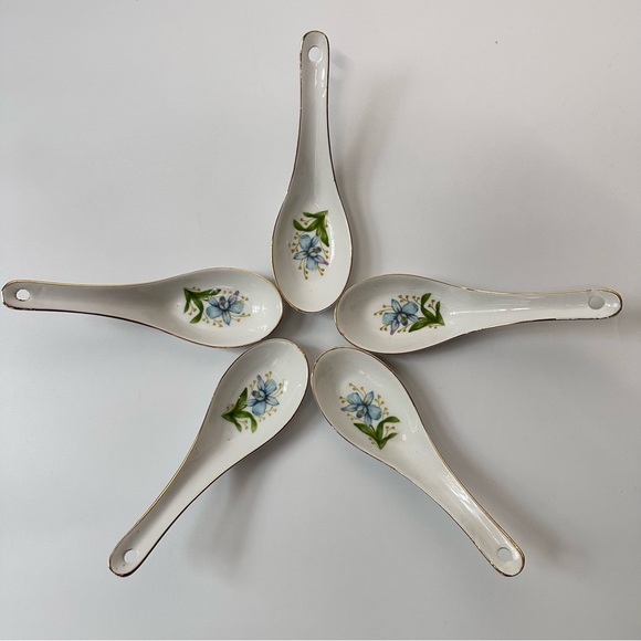 Set of 5 Chinese Soup Spoons White & Blue Flowers w/ Gold Trim, Asian Porcelain - Picture 5 of 6